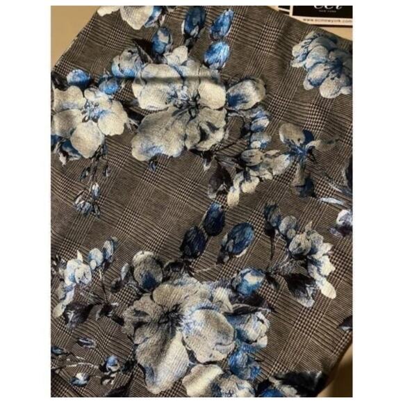 NWT $85 ECI NY Women's Stretchy Pencil Skirt Size Small - Picture 2 of 5